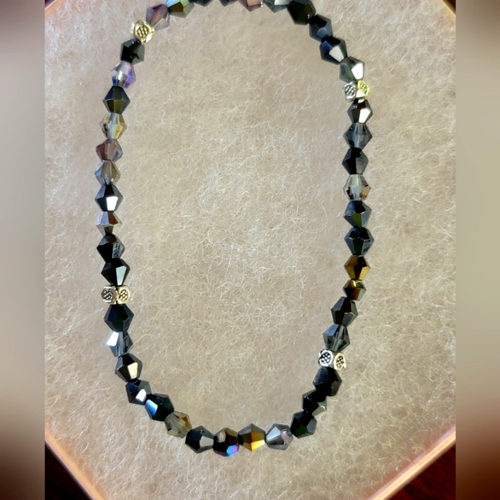 HOT STYLE SWAROVSKI BEADED 1SIZE STRETCH BRACELET SILVER ACCENT